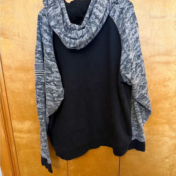 Ariat Patriot Hoodie - Picture 6 of 8